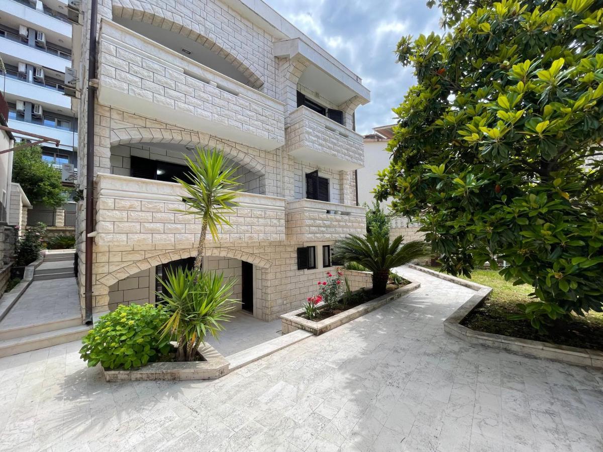 Apartments Villa Mirjana Budva Bagian luar foto